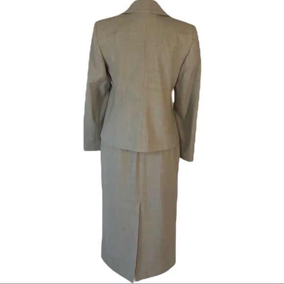 Ann Taylor Stretch Skirt Set Size 4/2 - Picture 5 of 17
